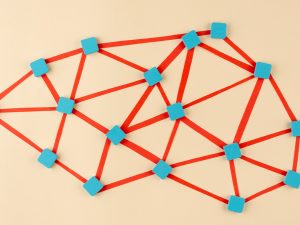 Kısıtlar Teorisi (TOC) Nedir? Şişe Boynu ve 5 Odak Adımı