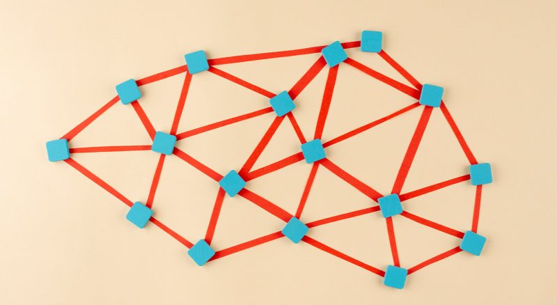 Kısıtlar Teorisi (TOC) Nedir? Şişe Boynu ve 5 Odak Adımı
